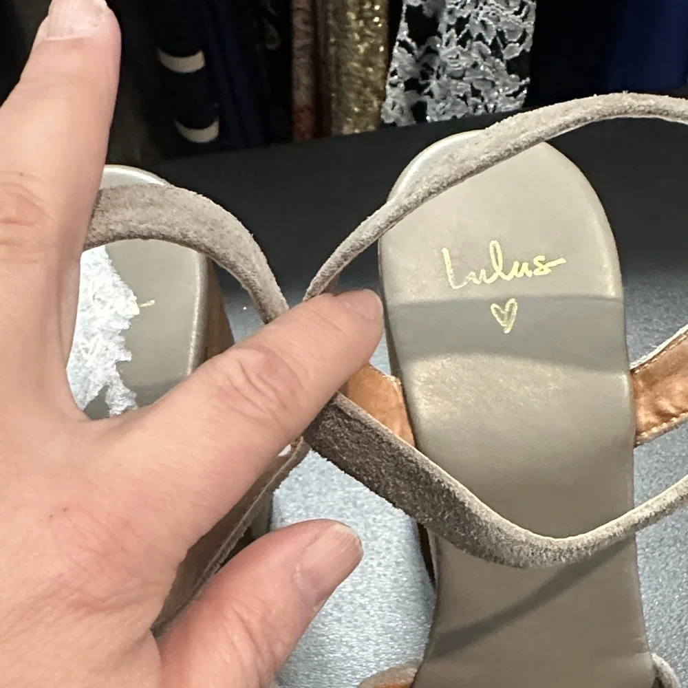 Lulu's Taupe genuine leather Suede open toe Platform square Heels size 10